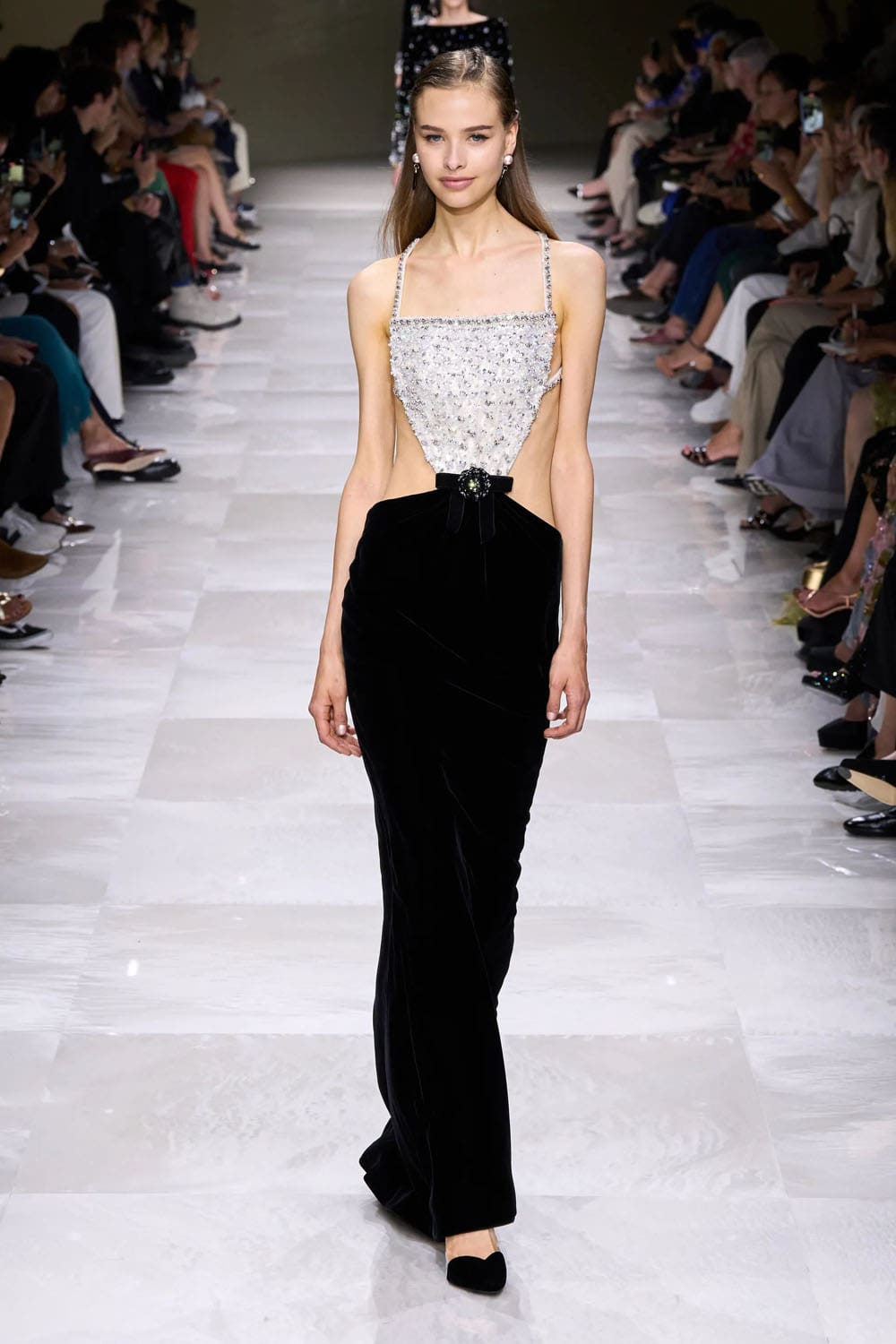 アルマーニ プリヴェ クチュール 秋冬 2024 2025 Runway 雑誌(36)