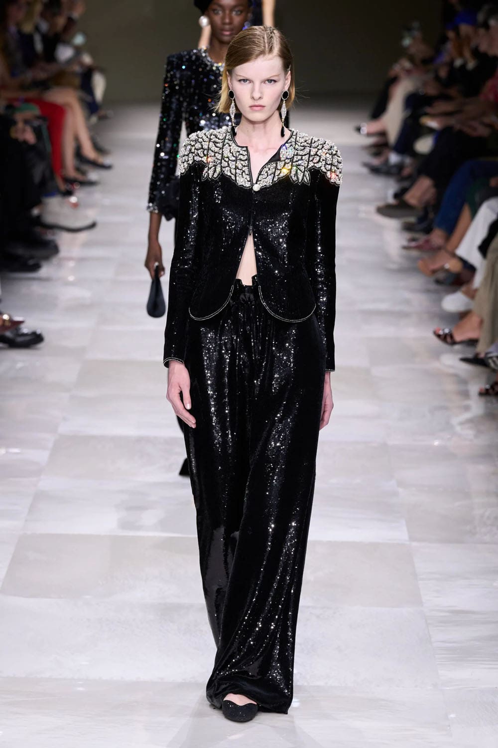アルマーニ プリヴェ クチュール 秋冬 2024 2025 Runway 雑誌(44)