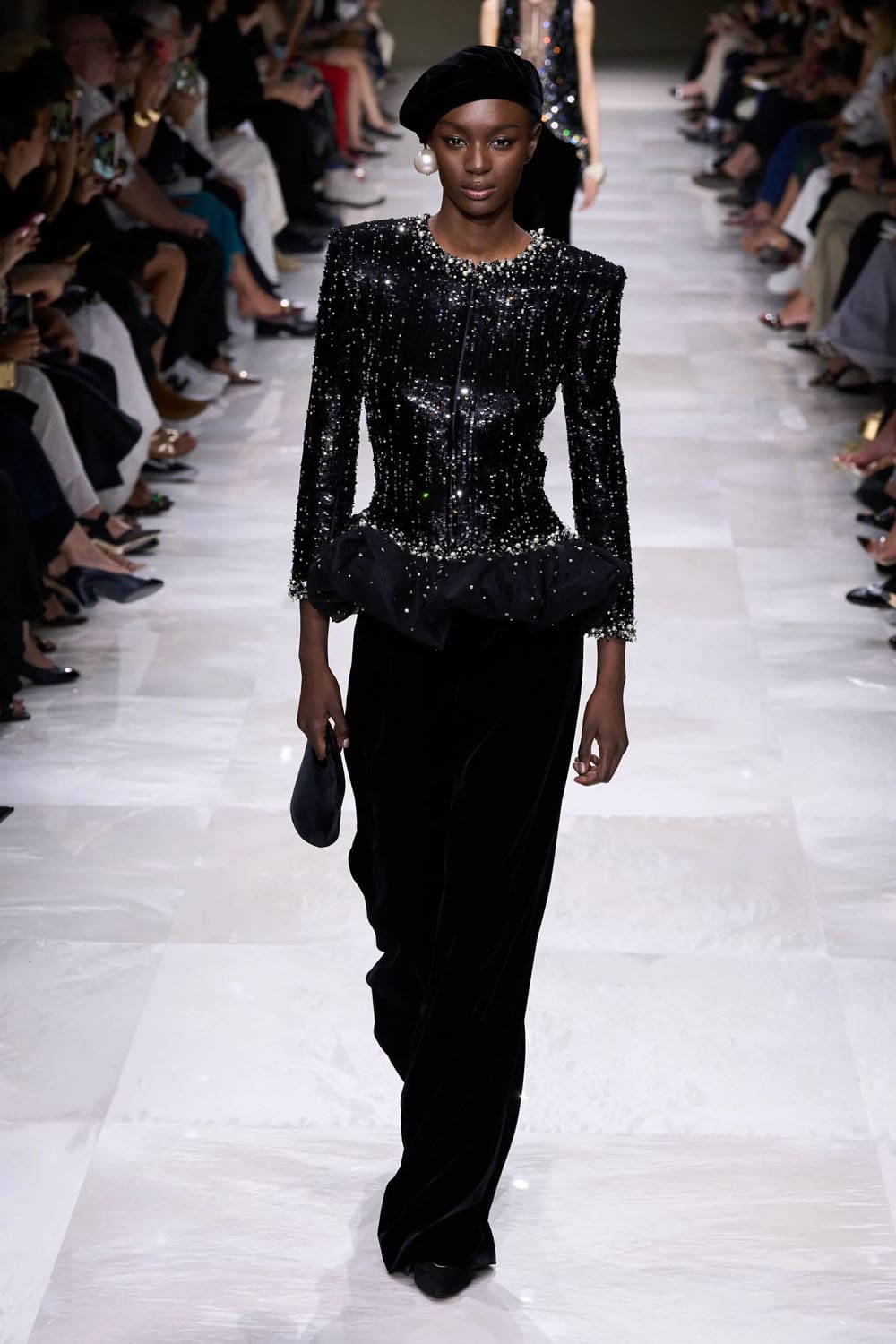 アルマーニ プリヴェ クチュール 秋冬 2024 2025 Runway 雑誌(45)