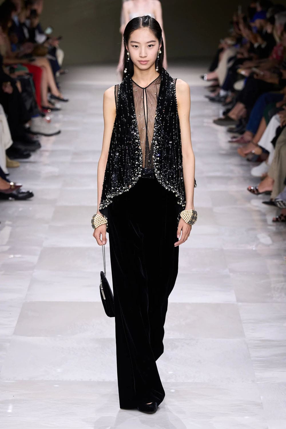 アルマーニ プリヴェ クチュール 秋冬 2024 2025 Runway 雑誌(46)