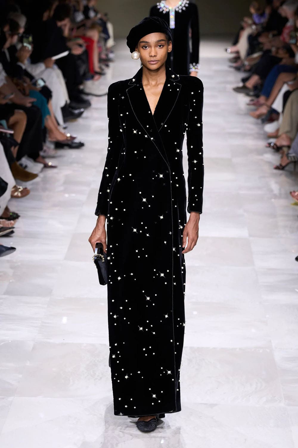 アルマーニ プリヴェ クチュール 秋冬 2024 2025 Runway 雑誌(64)