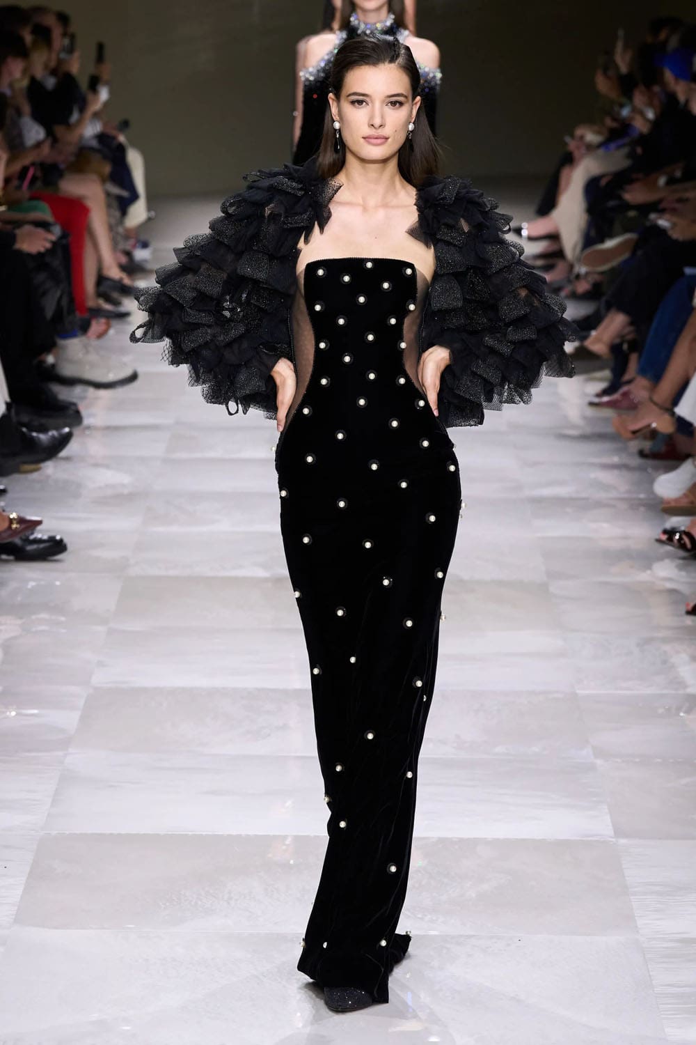 アルマーニ プリヴェ クチュール 秋冬 2024 2025 Runway 雑誌(68)
