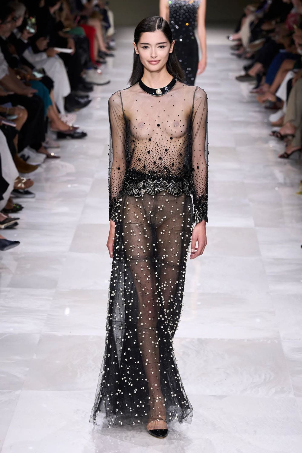 アルマーニ プリヴェ クチュール 秋冬 2024 2025 Runway 雑誌(70)