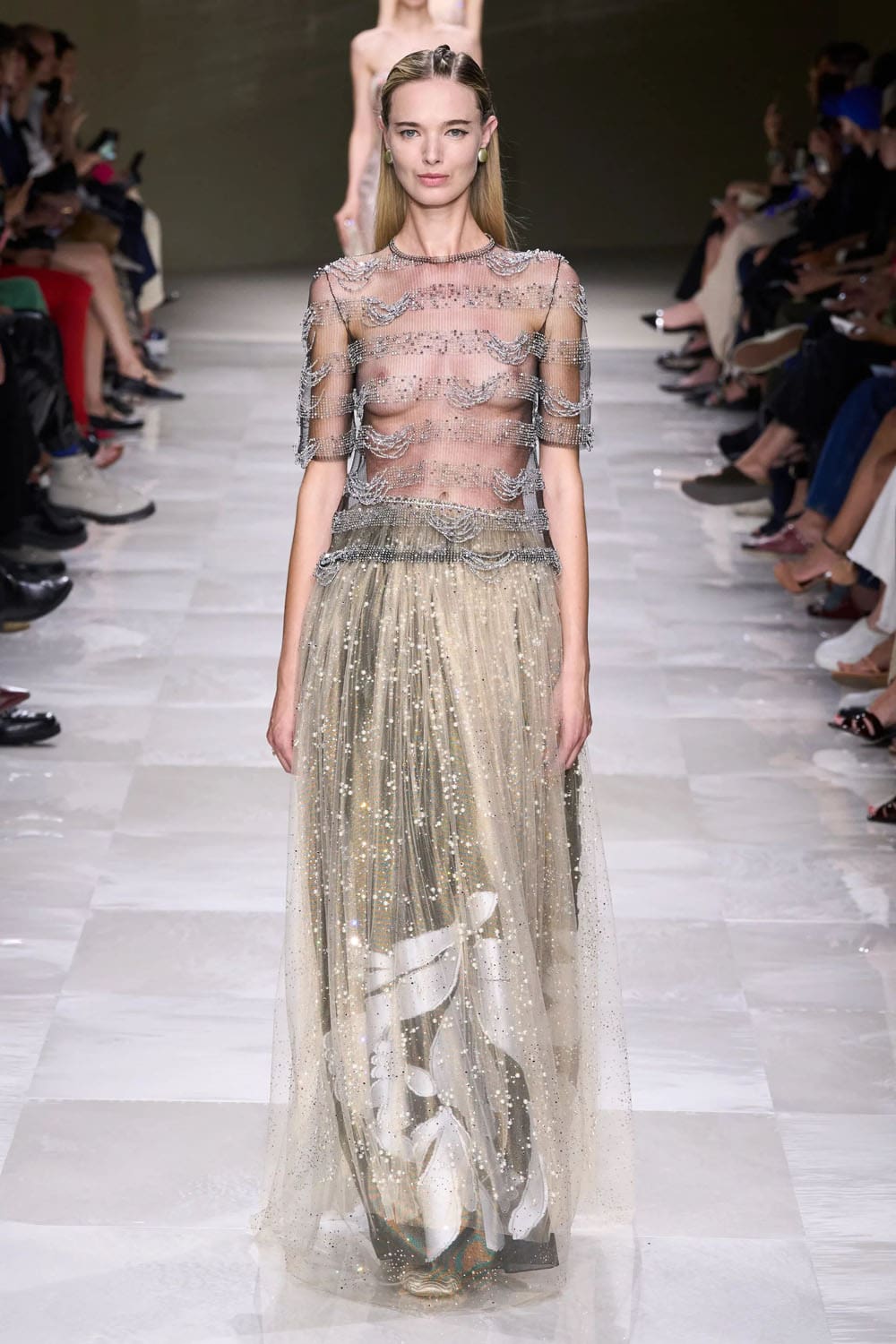 アルマーニ プリヴェ クチュール 秋冬 2024 2025 Runway 雑誌(76)