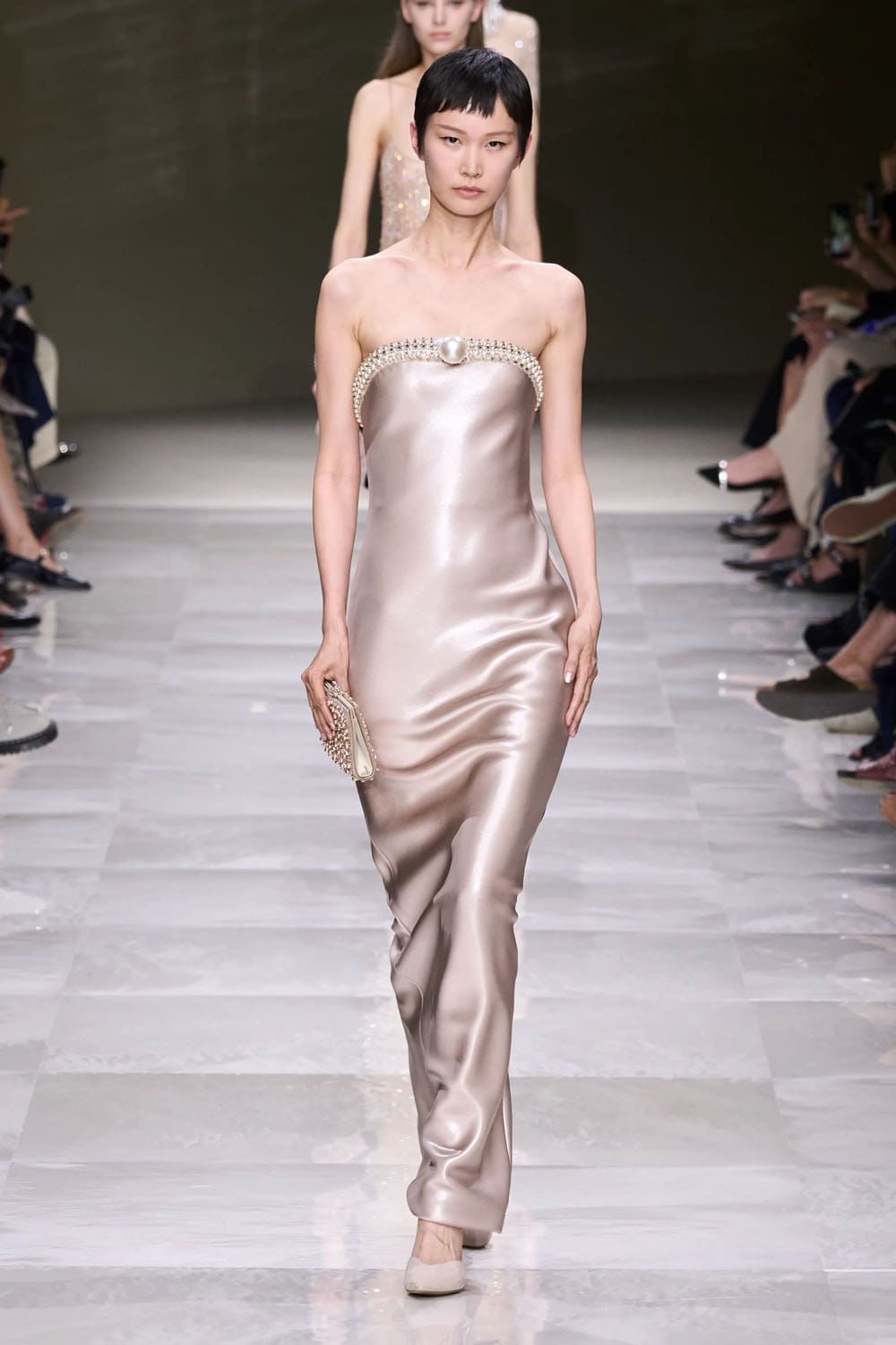 アルマーニ プリヴェ クチュール 秋冬 2024 2025 Runway 雑誌(77)