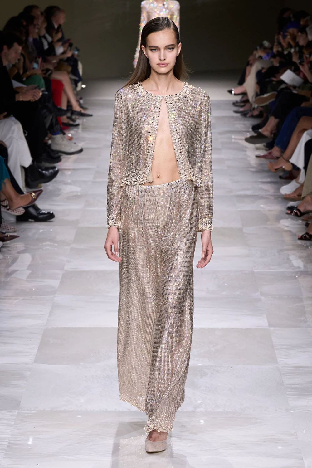 アルマーニ プリヴェ クチュール 秋冬 2024 2025 Runway 雑誌(87)