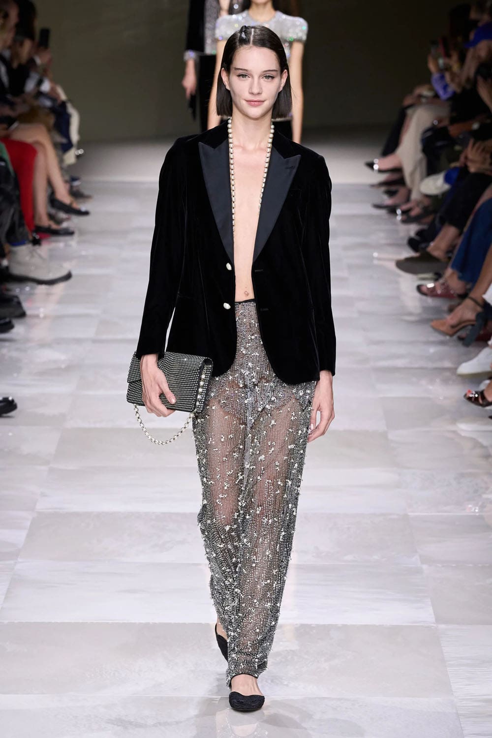 アルマーニ プリヴェ クチュール 秋冬 2024 2025 Runway 雑誌(9)