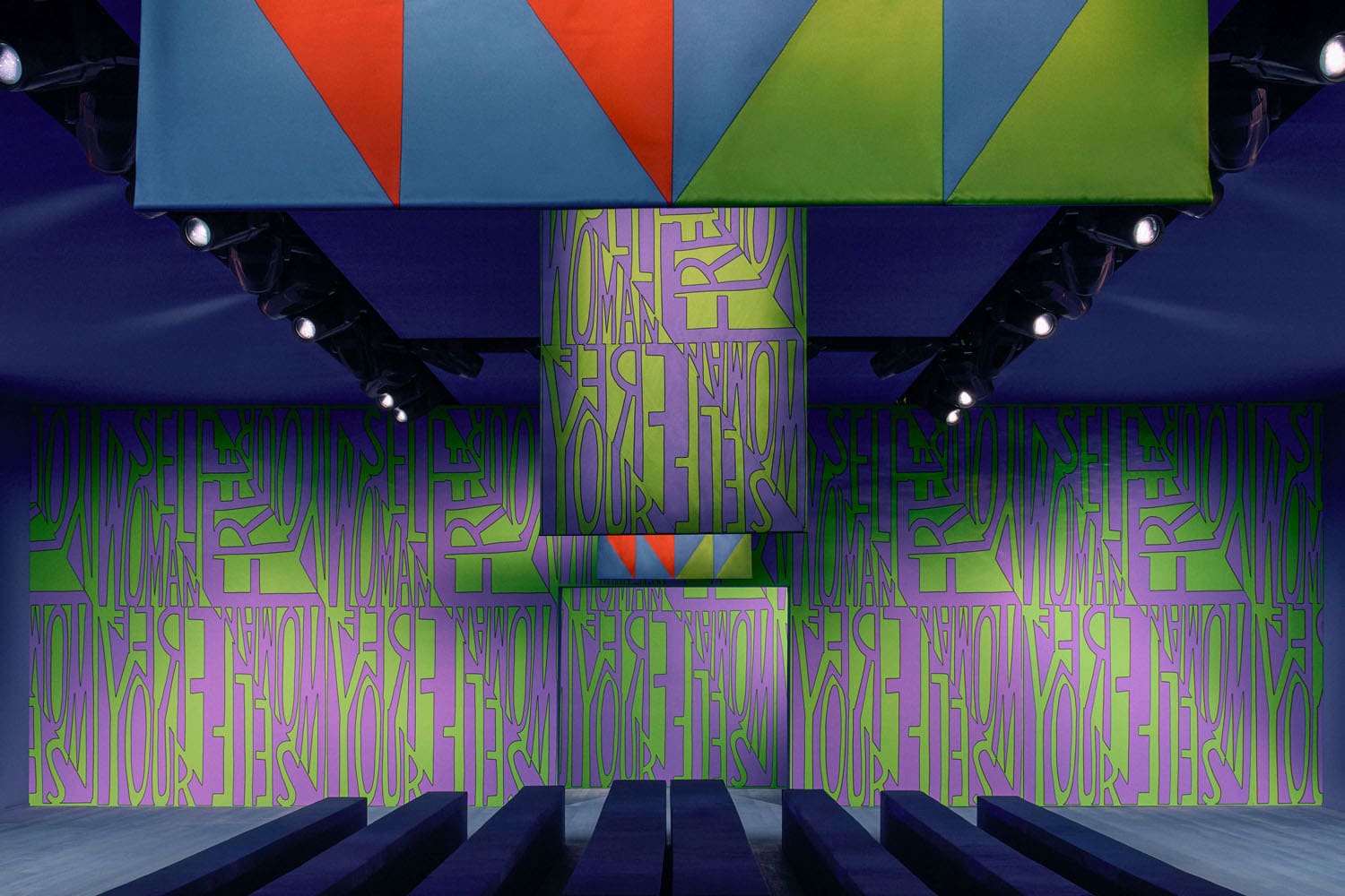 Dior Couture Automne Hiver 2024 2025 Conception des décors Runway Magazine (34)