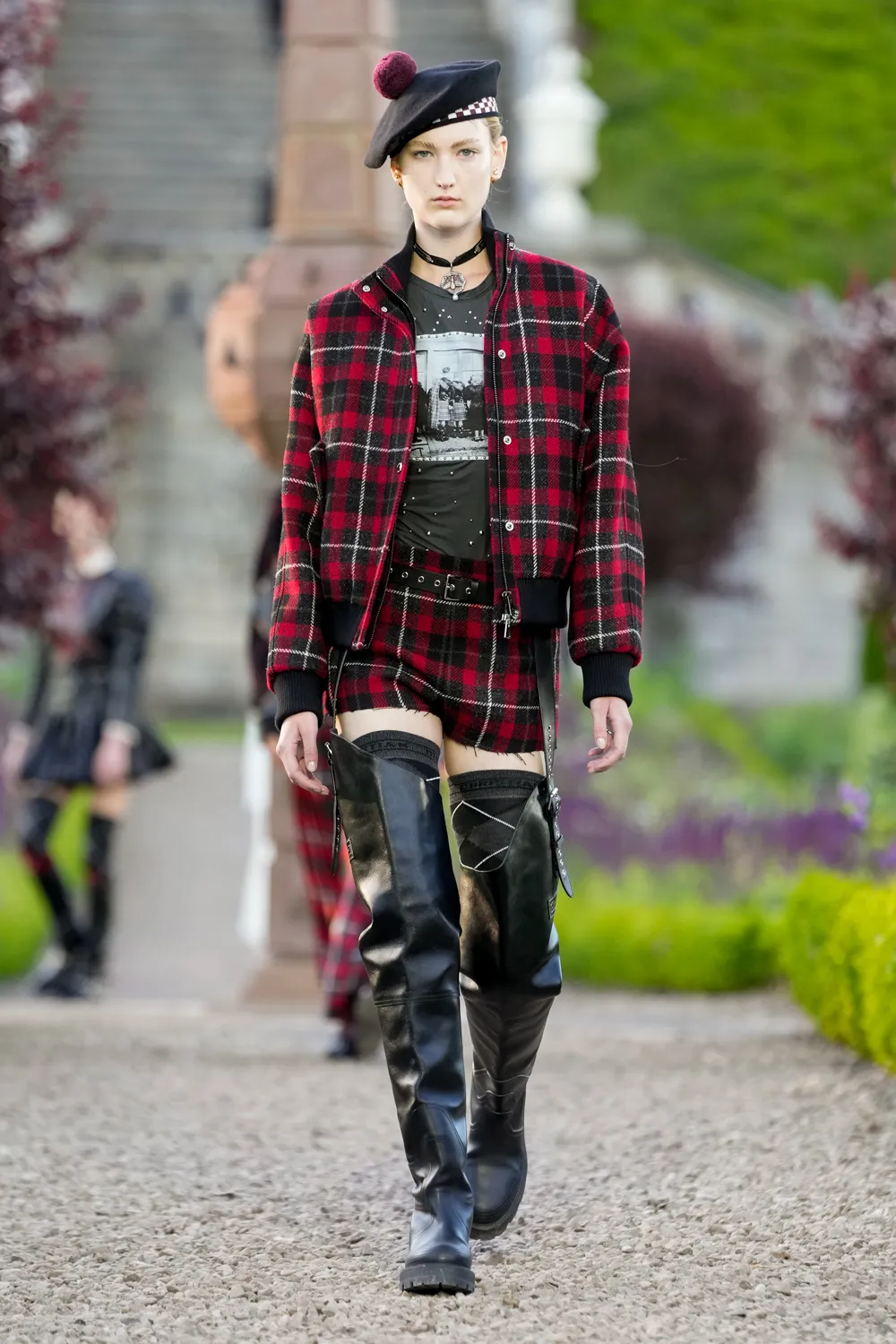 Dior Cruise 2025 Resort Scotland Runway Magazine (16)