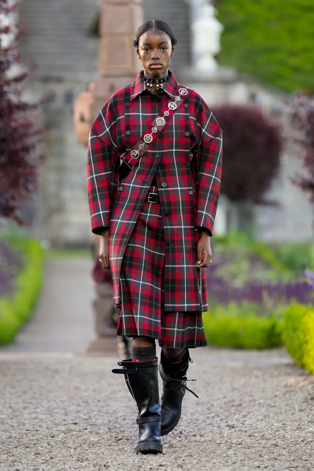 Dior Cruise 2025 Resort Scotland Runway Magazine (23)
