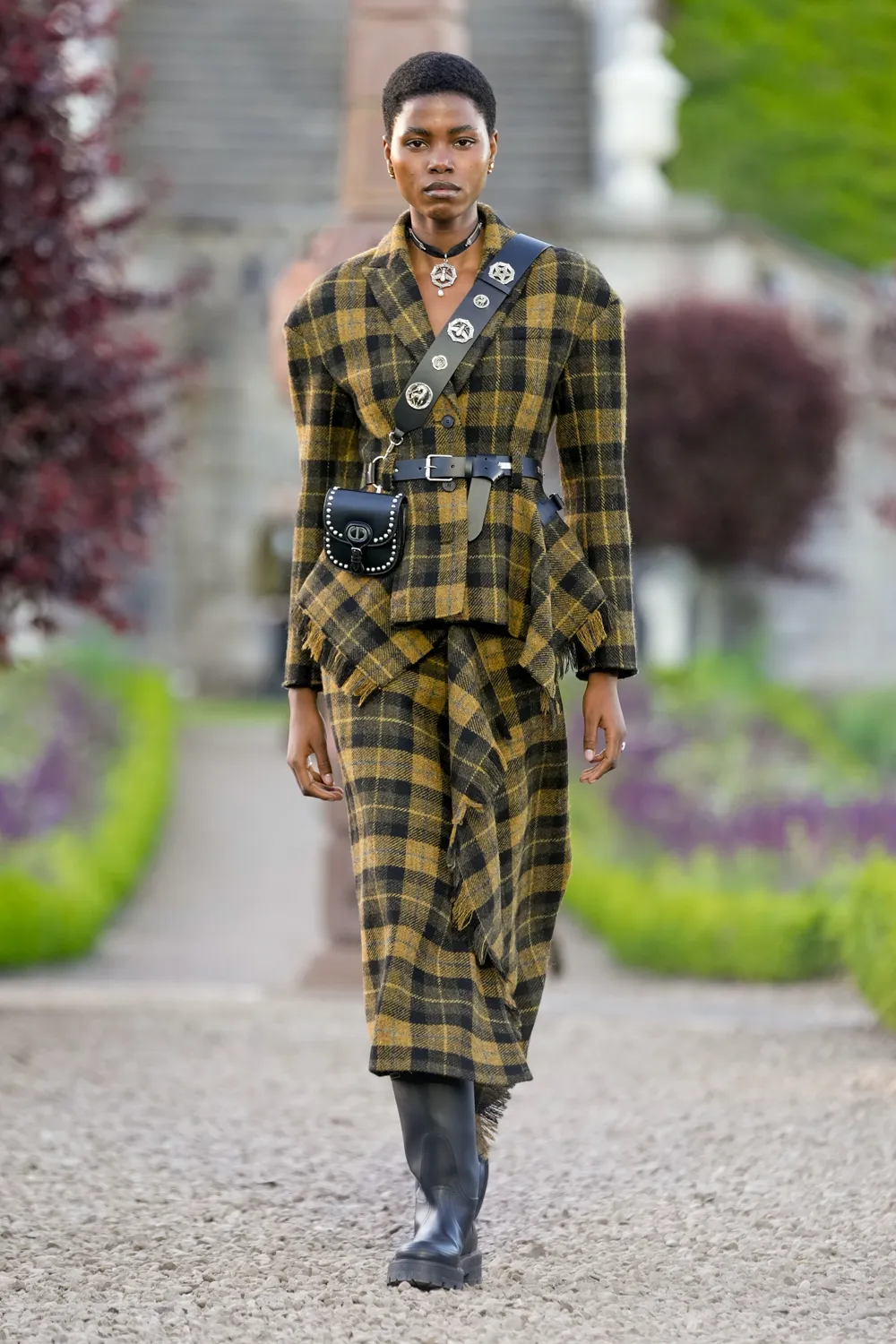 Dior Cruise 2025 Resort Scotland Runway Magazine (27)