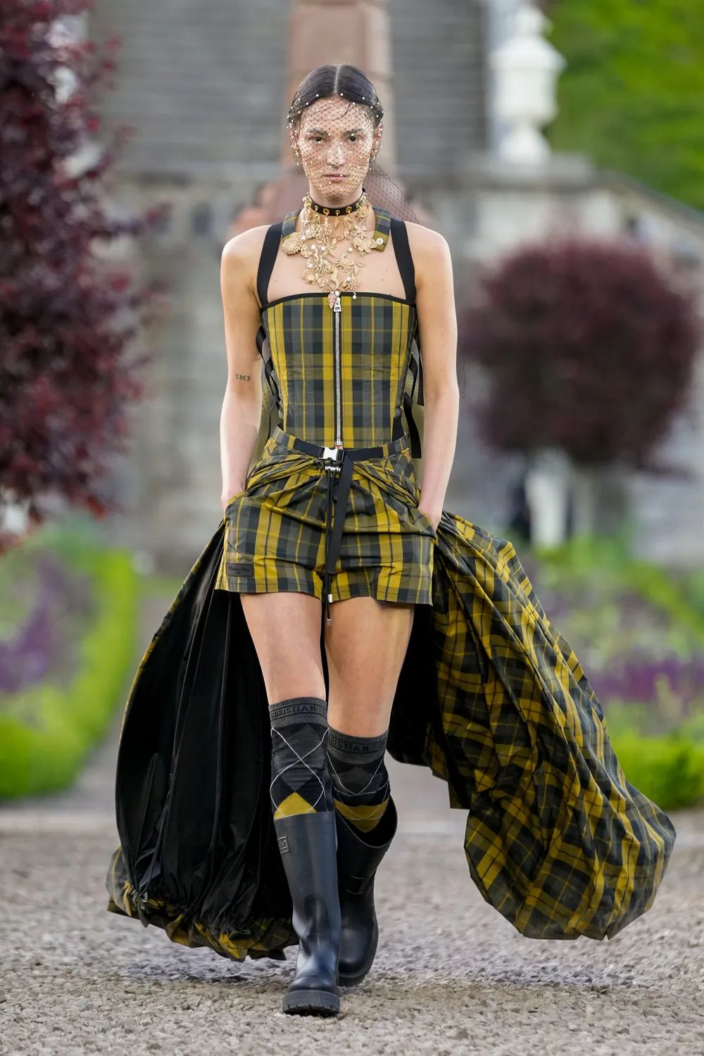 Dior Cruise 2025 Resort Scotland Runway Magazine (32)
