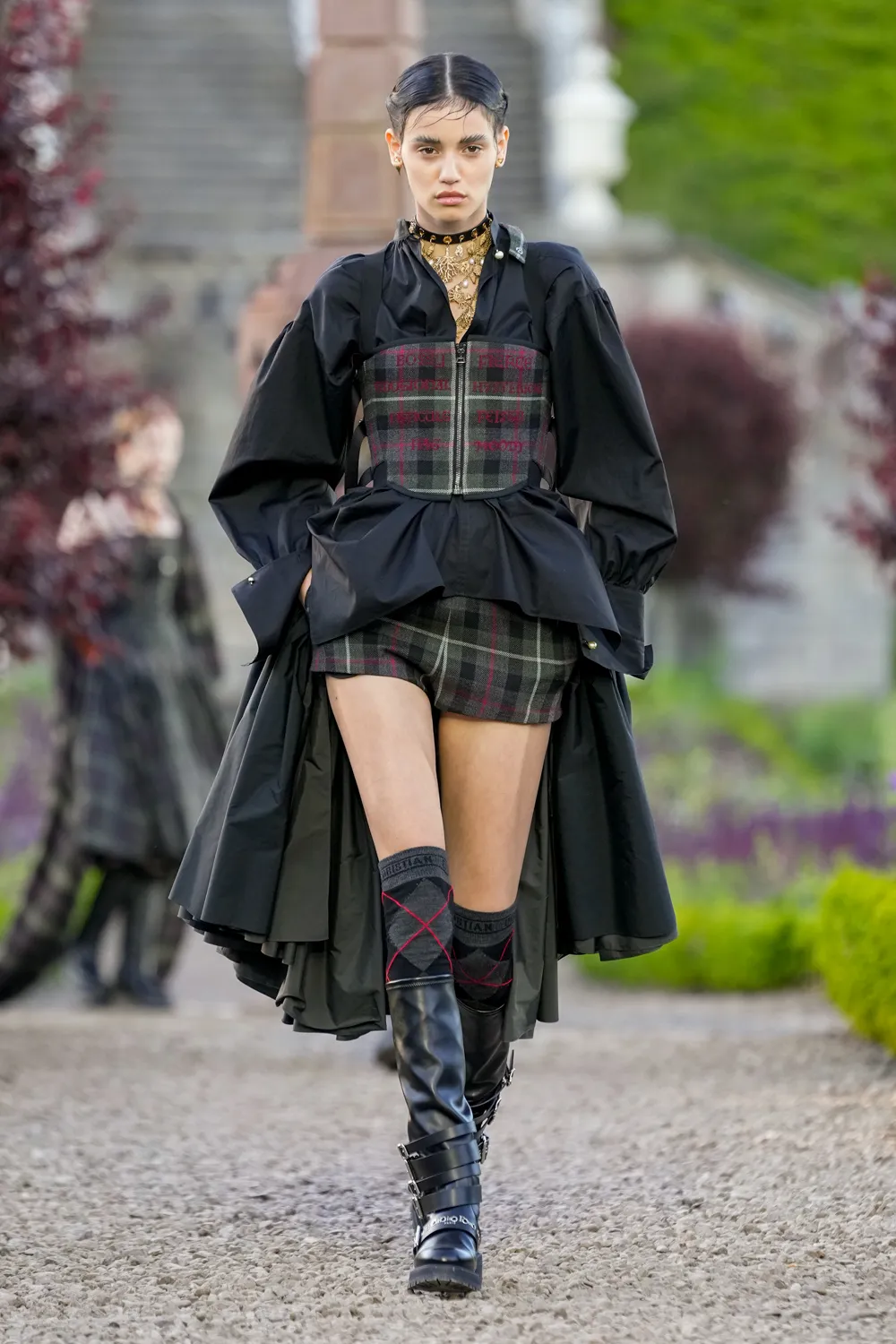 Dior Cruise 2025 Resort Scotland Runway Magazine (36)