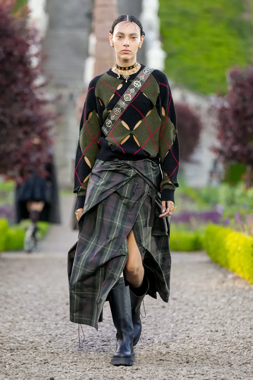 Dior Cruise 2025 Resort Scotland Runway Magazine (39)