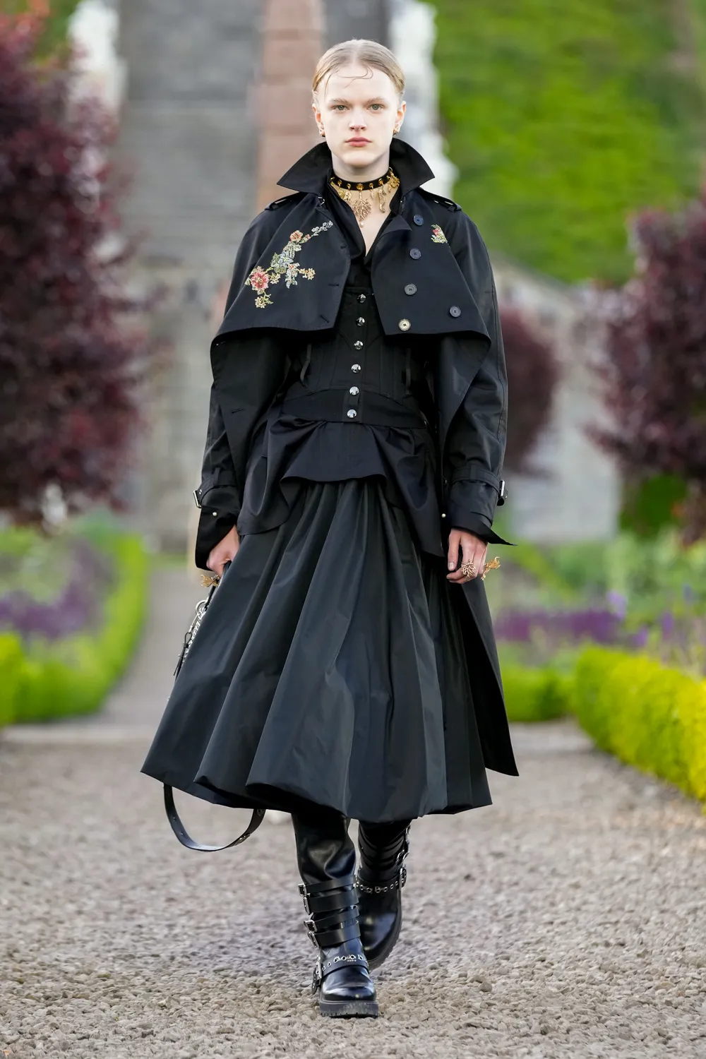 Dior Cruise 2025 Resort Scotland Runway Magazine (58)