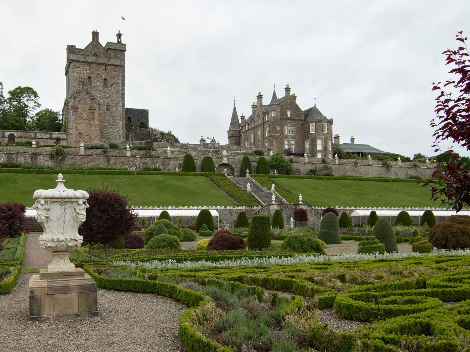 Dior Cruise 2025 Resort Scotland Setting Runway Magazine (3)