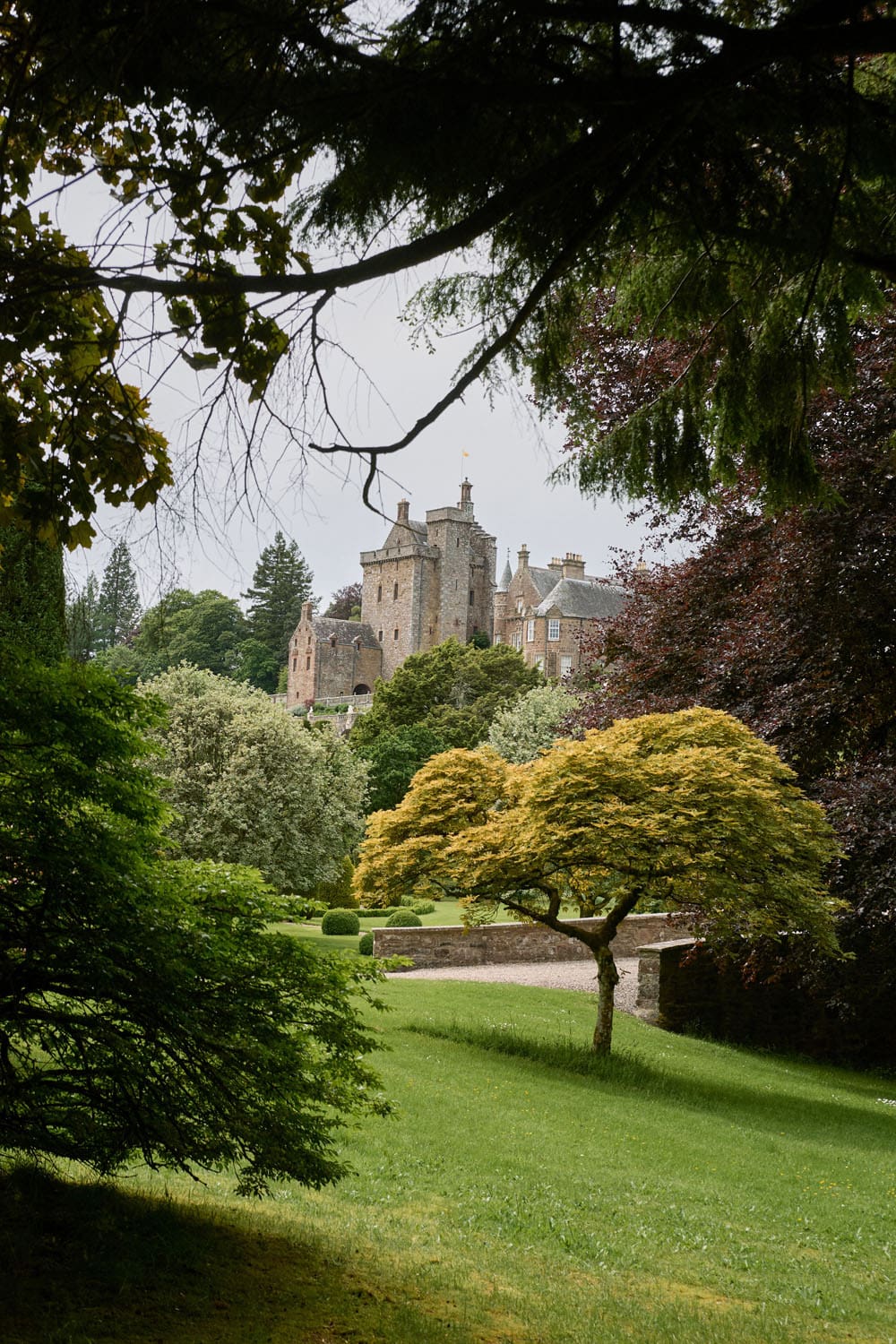Dior Cruise 2025 Resort Scotland Setting Runway Magazine (9)