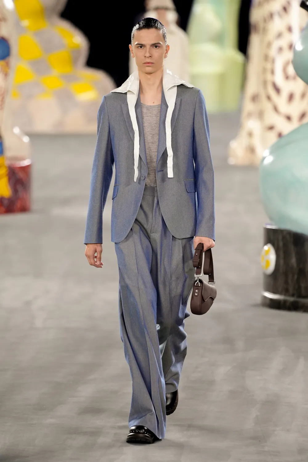 ディオール メンズ 2025 春夏 Runway 雑誌(17)