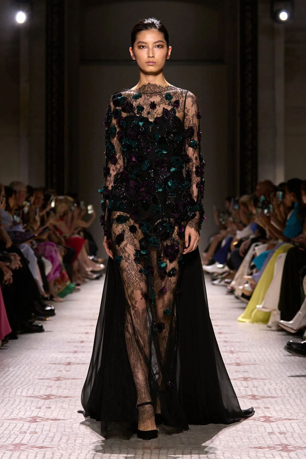 Elie Saab Alta Costura Otoño Invierno 2024 25 Runway Revista (10)