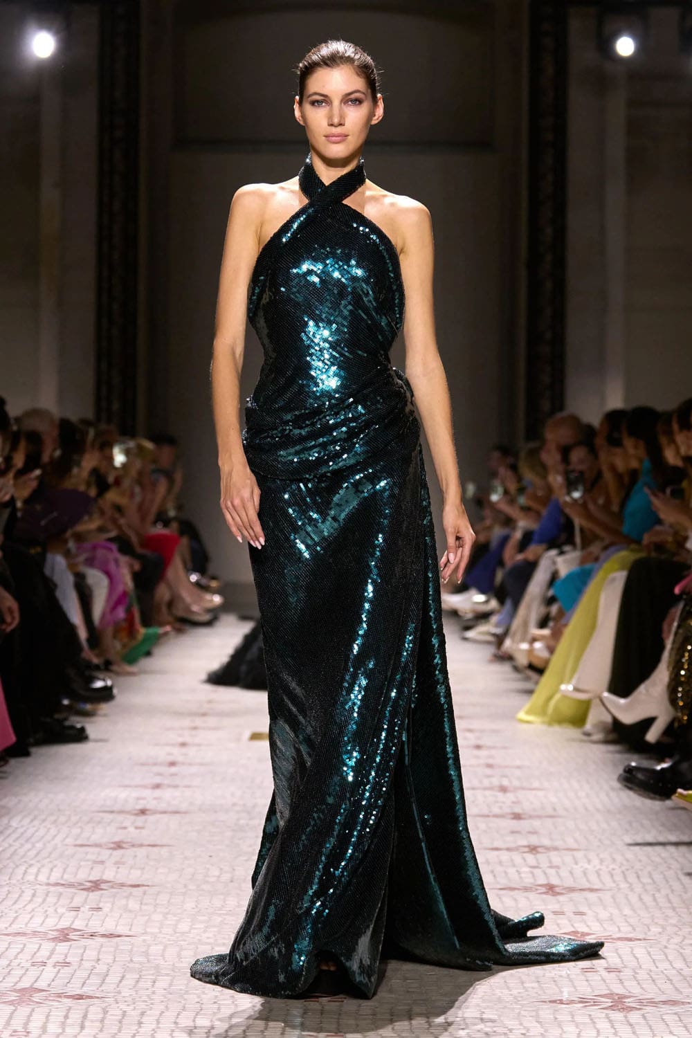 Elie Saab Alta Costura Otoño Invierno 2024 25 Runway Revista (16)