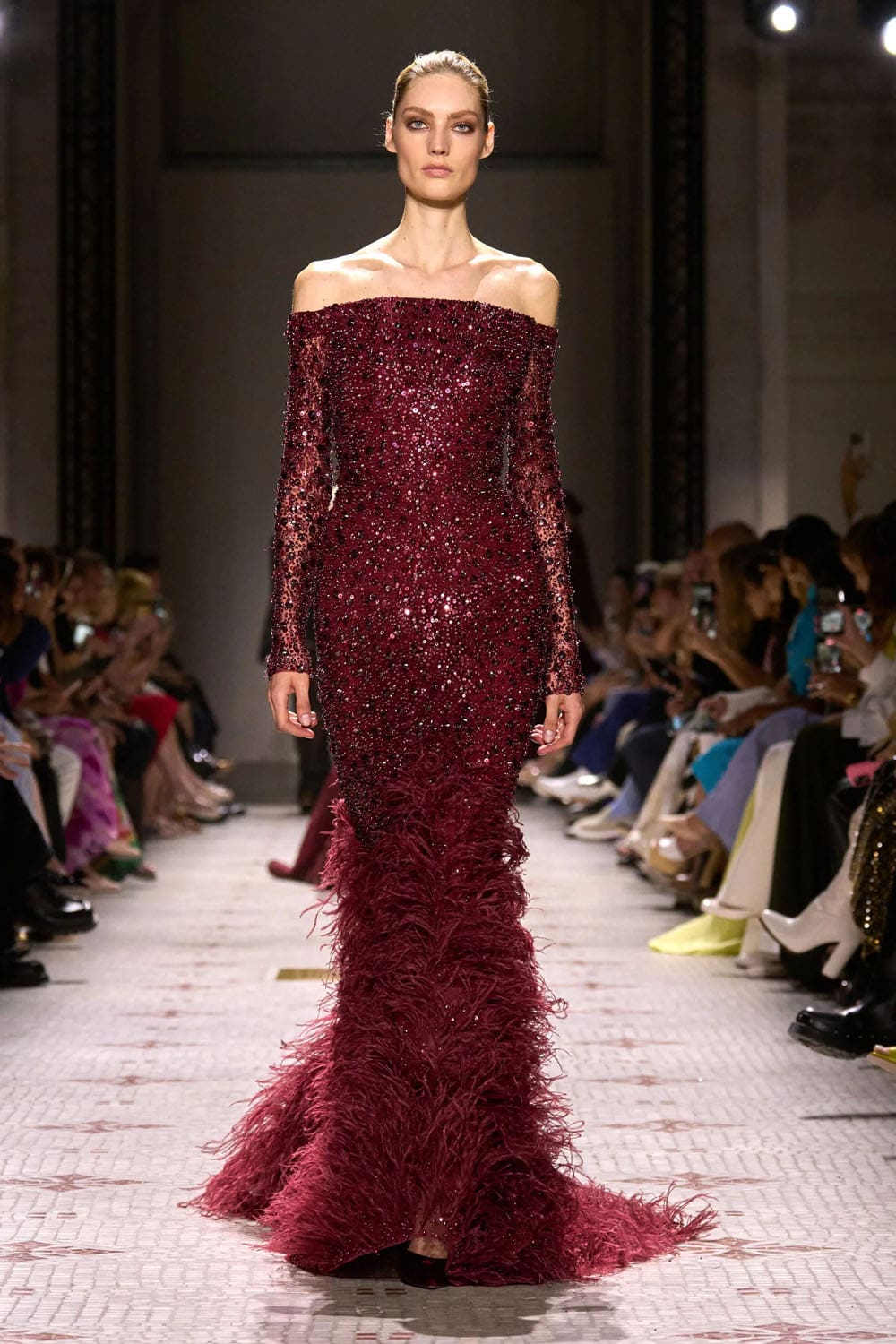 Elie Saab Alta Costura Otoño Invierno 2024 25 Runway Revista (25)