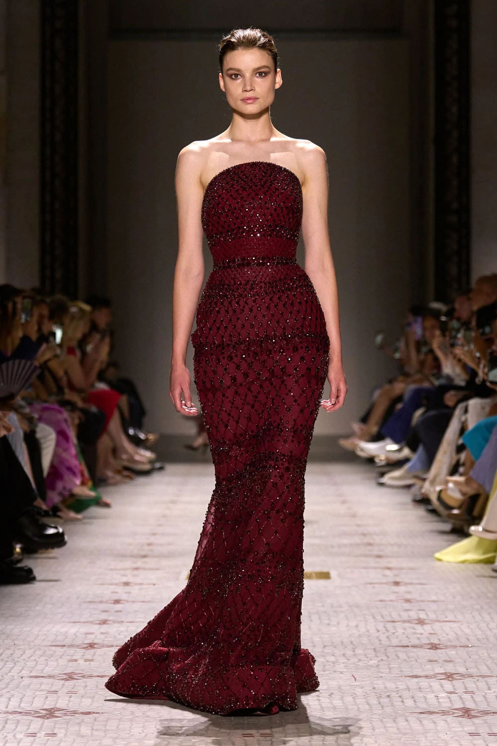 Elie Saab Alta Costura Otoño Invierno 2024 25 Runway Revista (26)