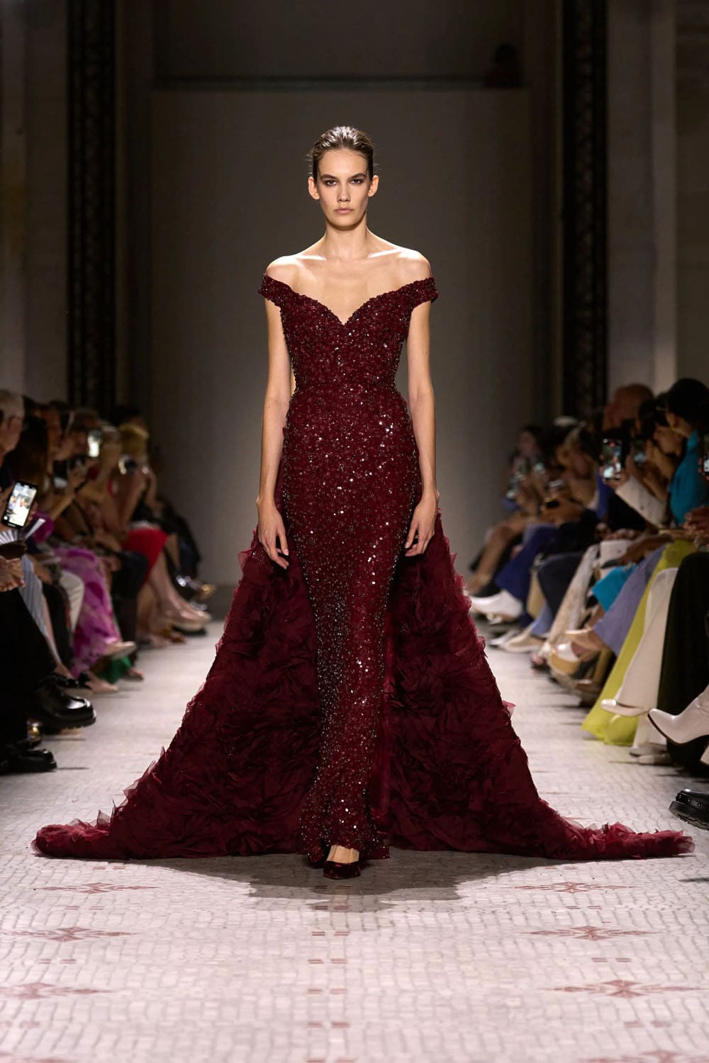 Elie Saab Alta Costura Otoño Invierno 2024 25 Runway Revista (29)