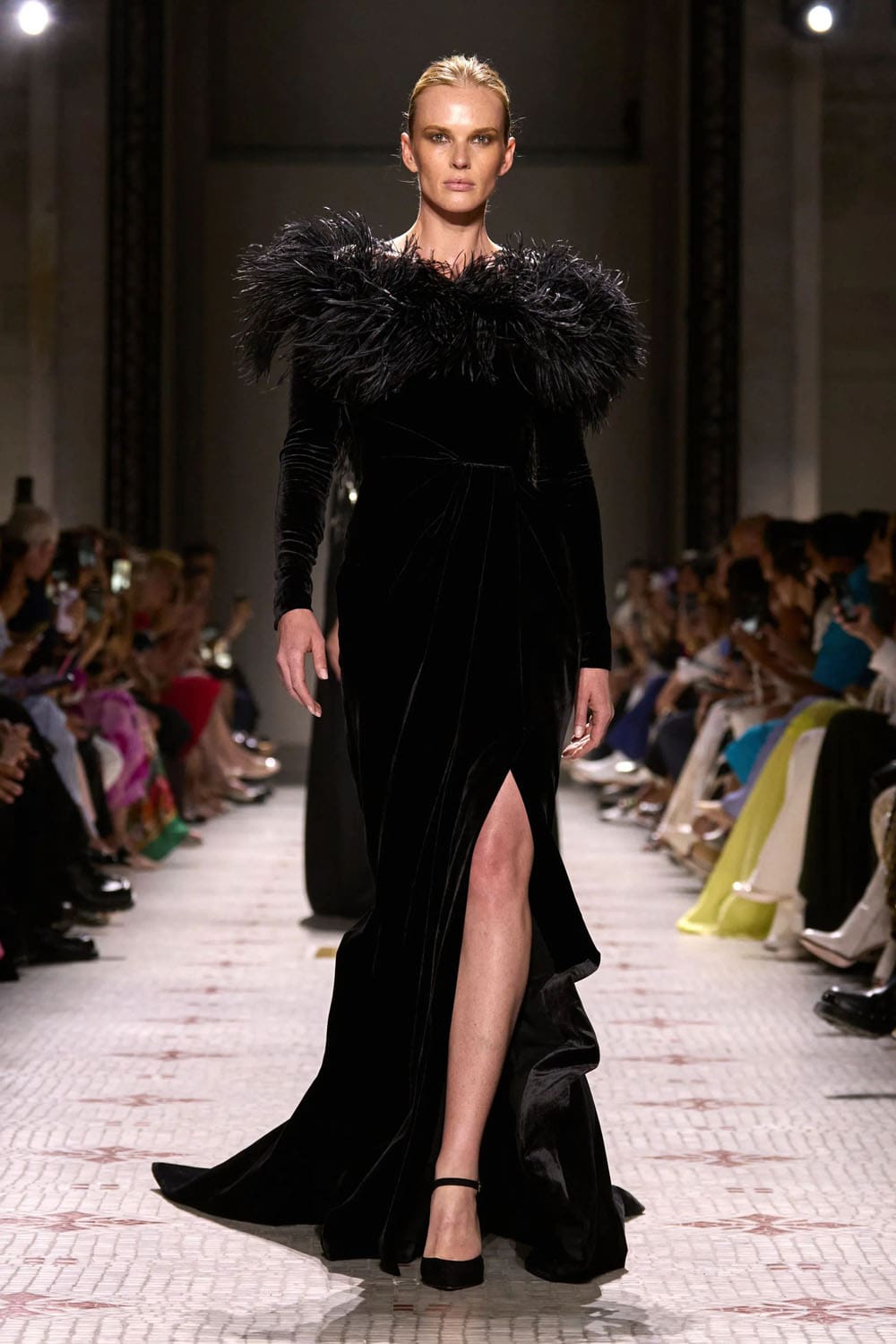 Elie Saab Alta Costura Otoño Invierno 2024 25 Runway Revista (4)