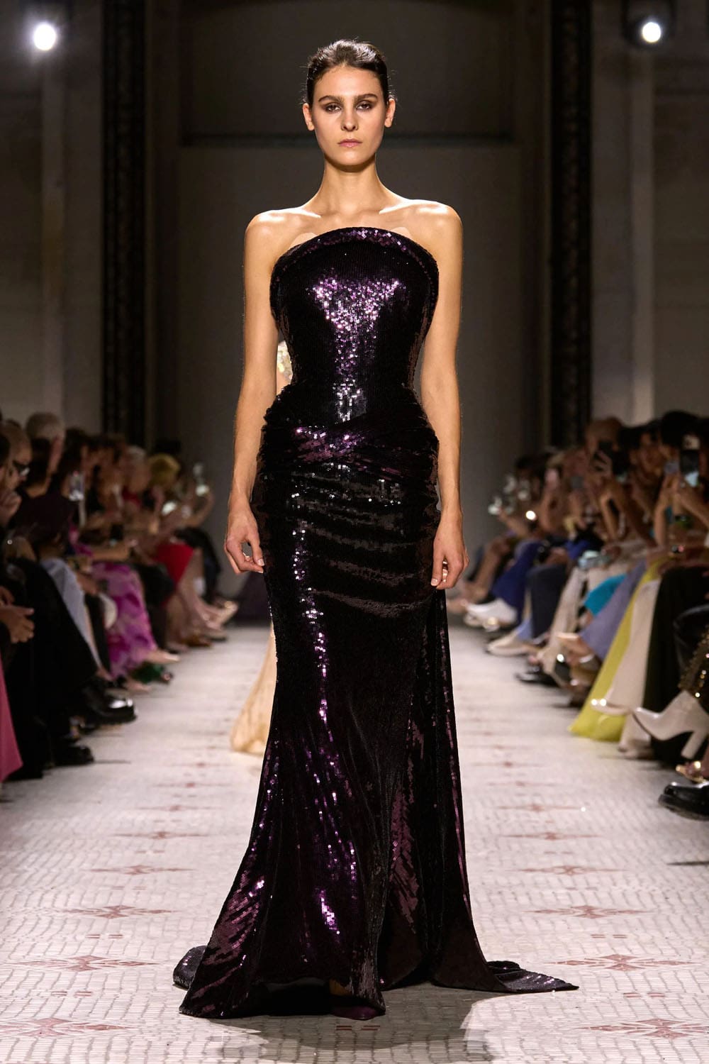 Elie Saab Alta Costura Otoño Invierno 2024 25 Runway Revista (42)