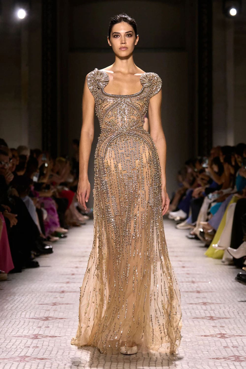 Elie Saab Alta Costura Otoño Invierno 2024 25 Runway Revista (43)