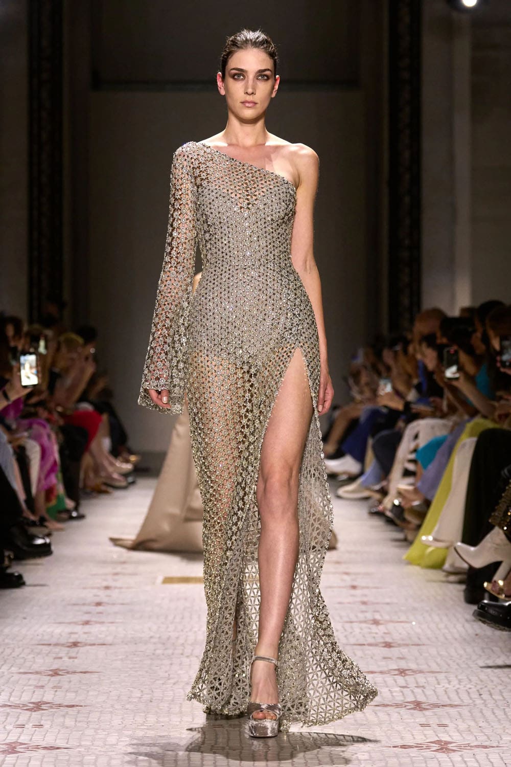 Elie Saab Alta Costura Otoño Invierno 2024 25 Runway Revista (48)