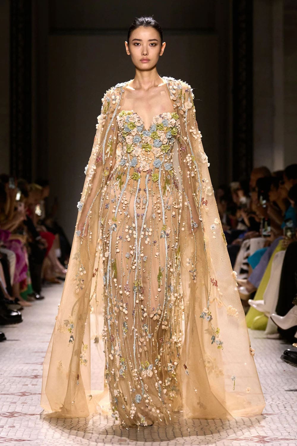 Elie Saab Alta Costura Otoño Invierno 2024 25 Runway Revista (52)
