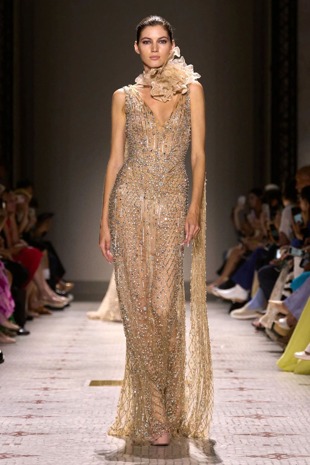 Elie Saab Alta Costura Otoño Invierno 2024 25 Runway Revista (56)
