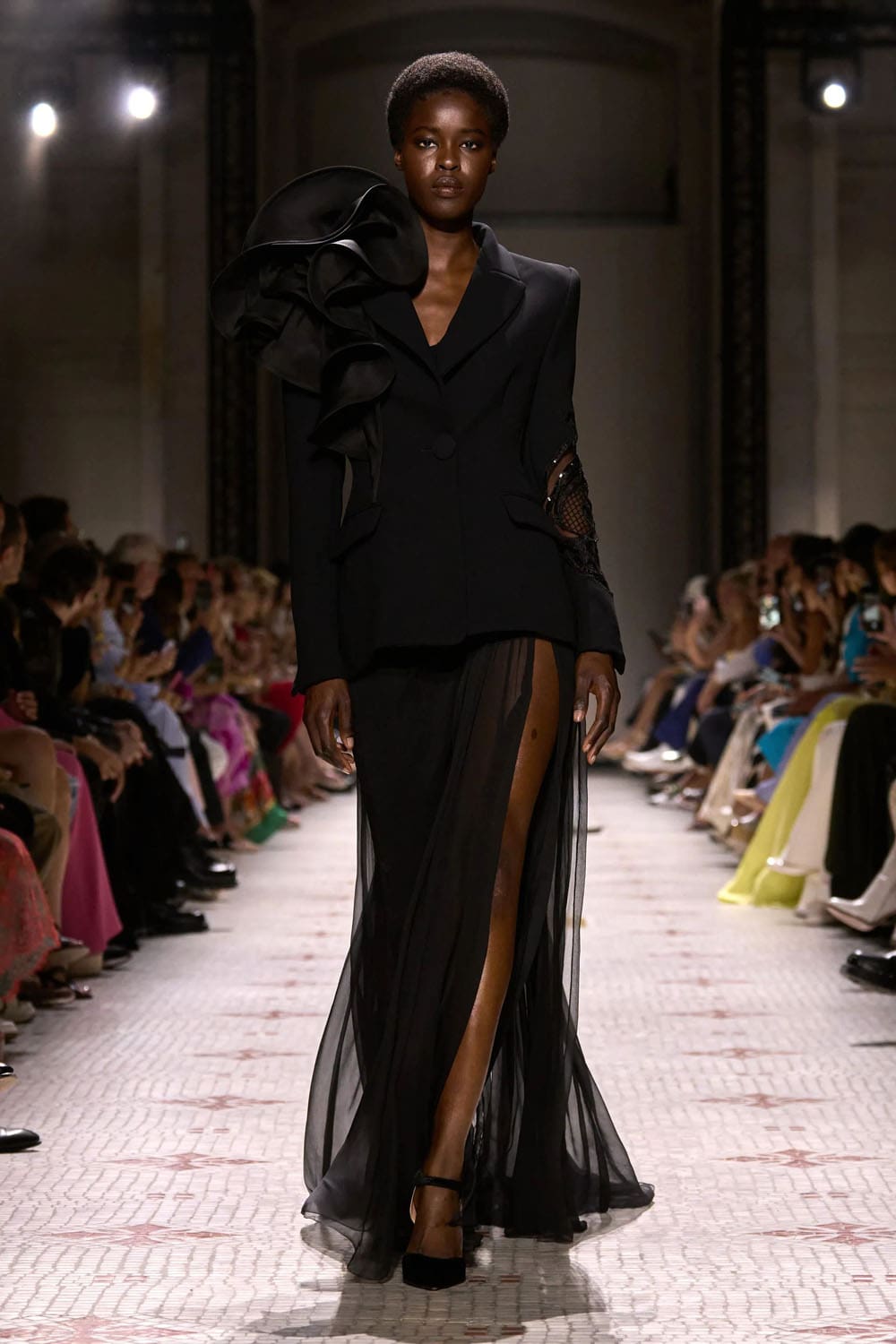 Elie Saab Alta Costura Otoño Invierno 2024 25 Runway Revista (6)