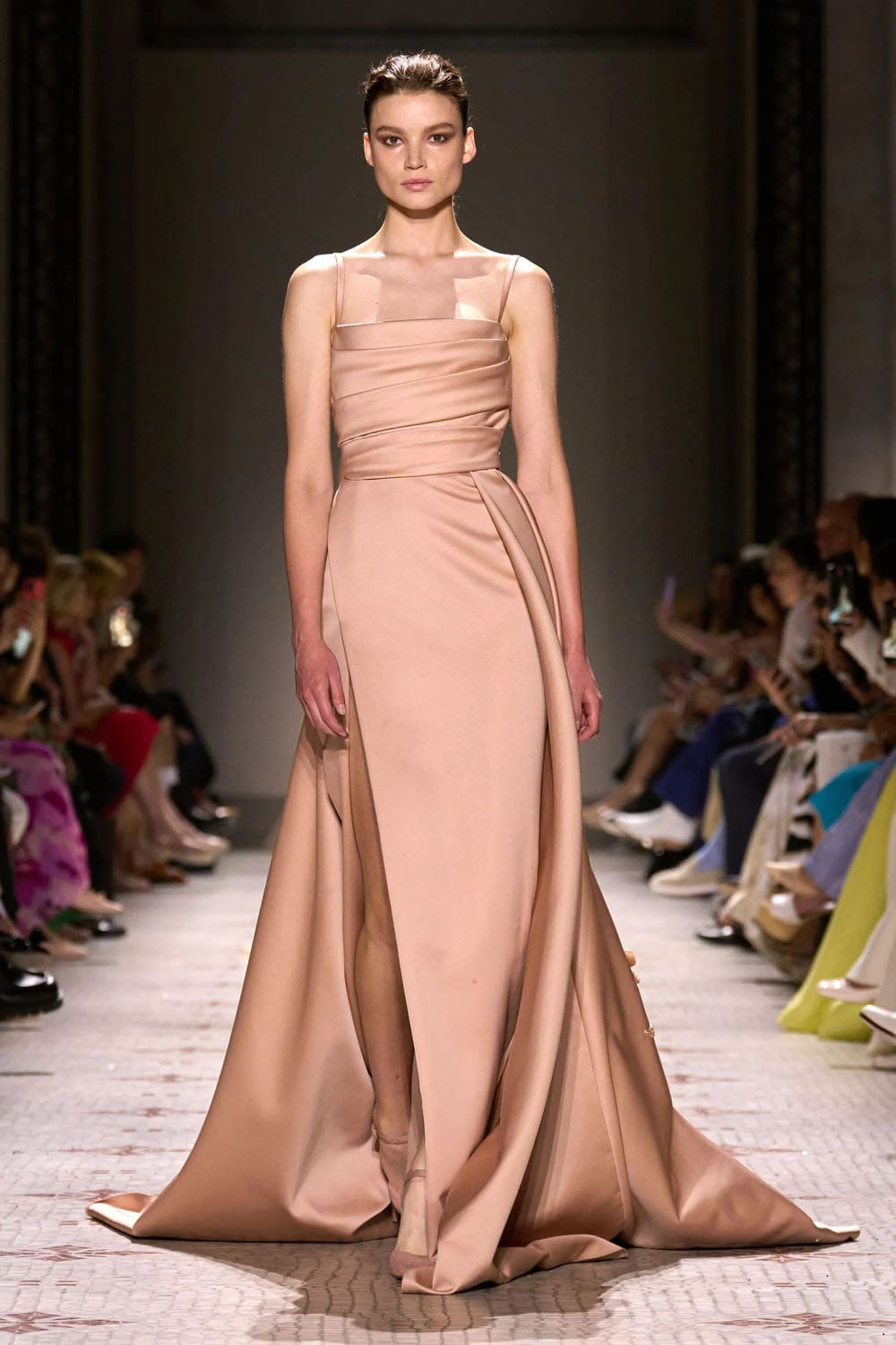 Elie Saab Alta Costura Otoño Invierno 2024 25 Runway Revista (60)