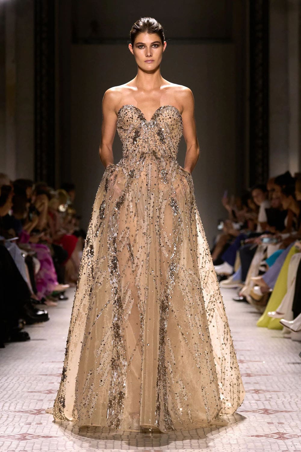 Elie Saab Alta Costura Otoño Invierno 2024 25 Runway Revista (61)