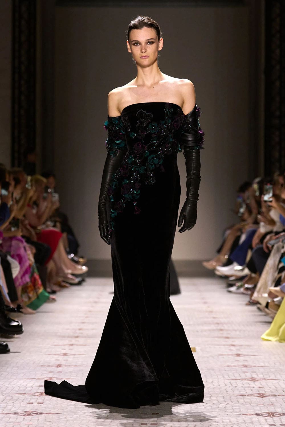 Elie Saab Alta Costura Otoño Invierno 2024 25 Runway Revista (7)