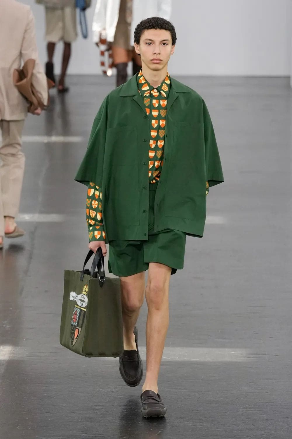 Fendi Moda masculina Primavera Verano 2025 Runway Revista (21)