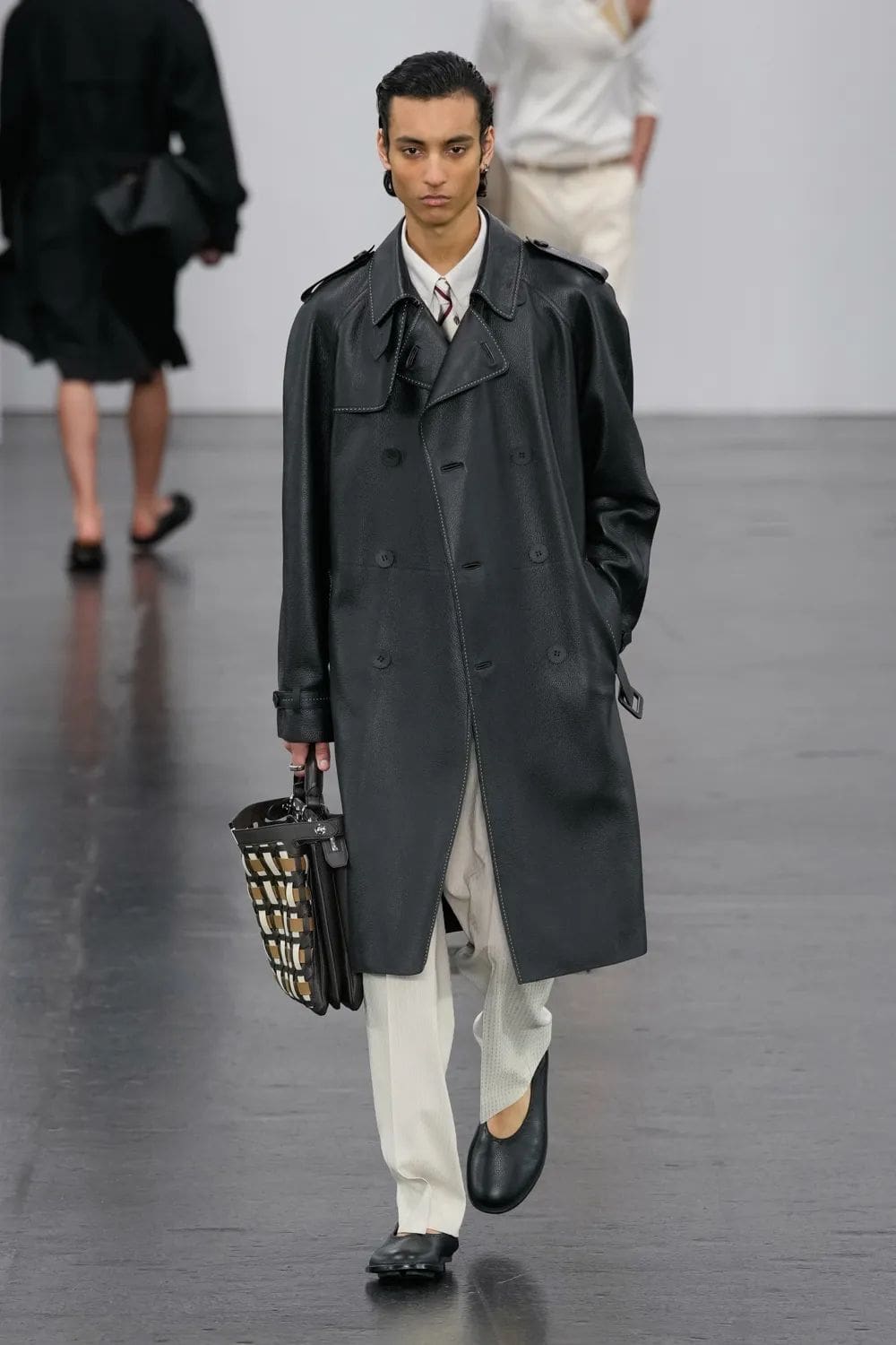 Fendi Moda masculina Primavera Verano 2025 Runway Revista (47)