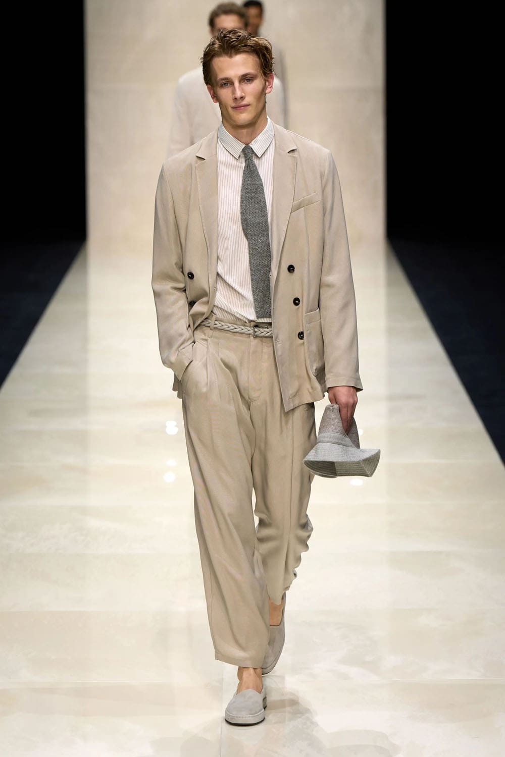 Giorgio Armani Men Spring Summer 2025 Runway Magazine (28)