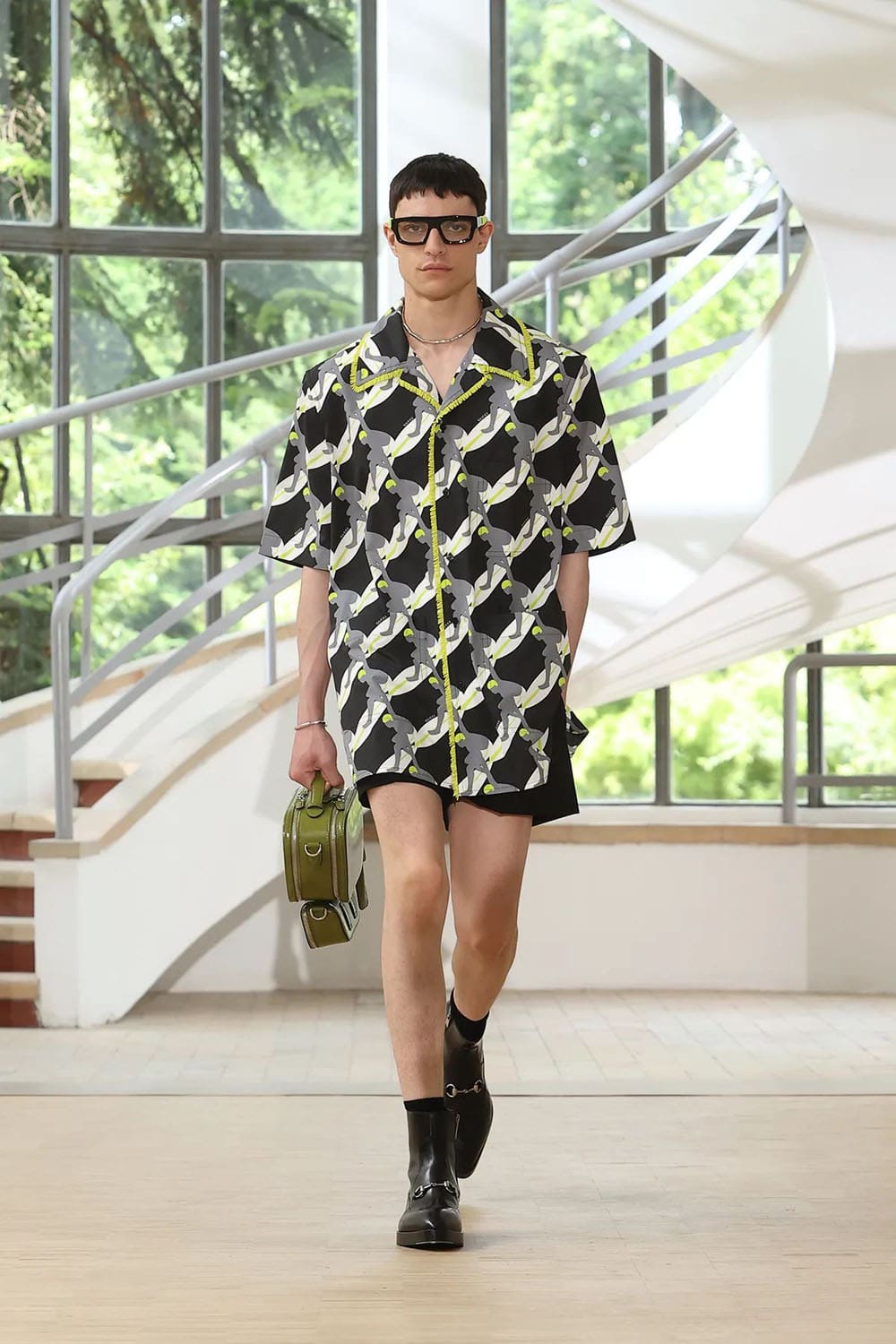 Gucci Primavera Verão 2025 Runway Revista (16)