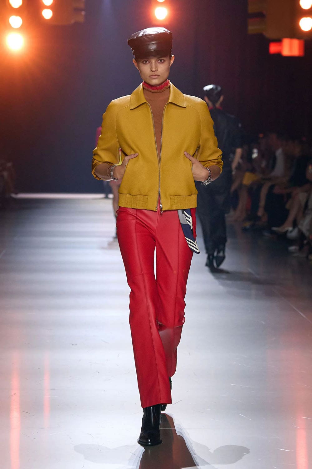 爱马仕 FW24 纽约 RUNWAY 杂志 (19)