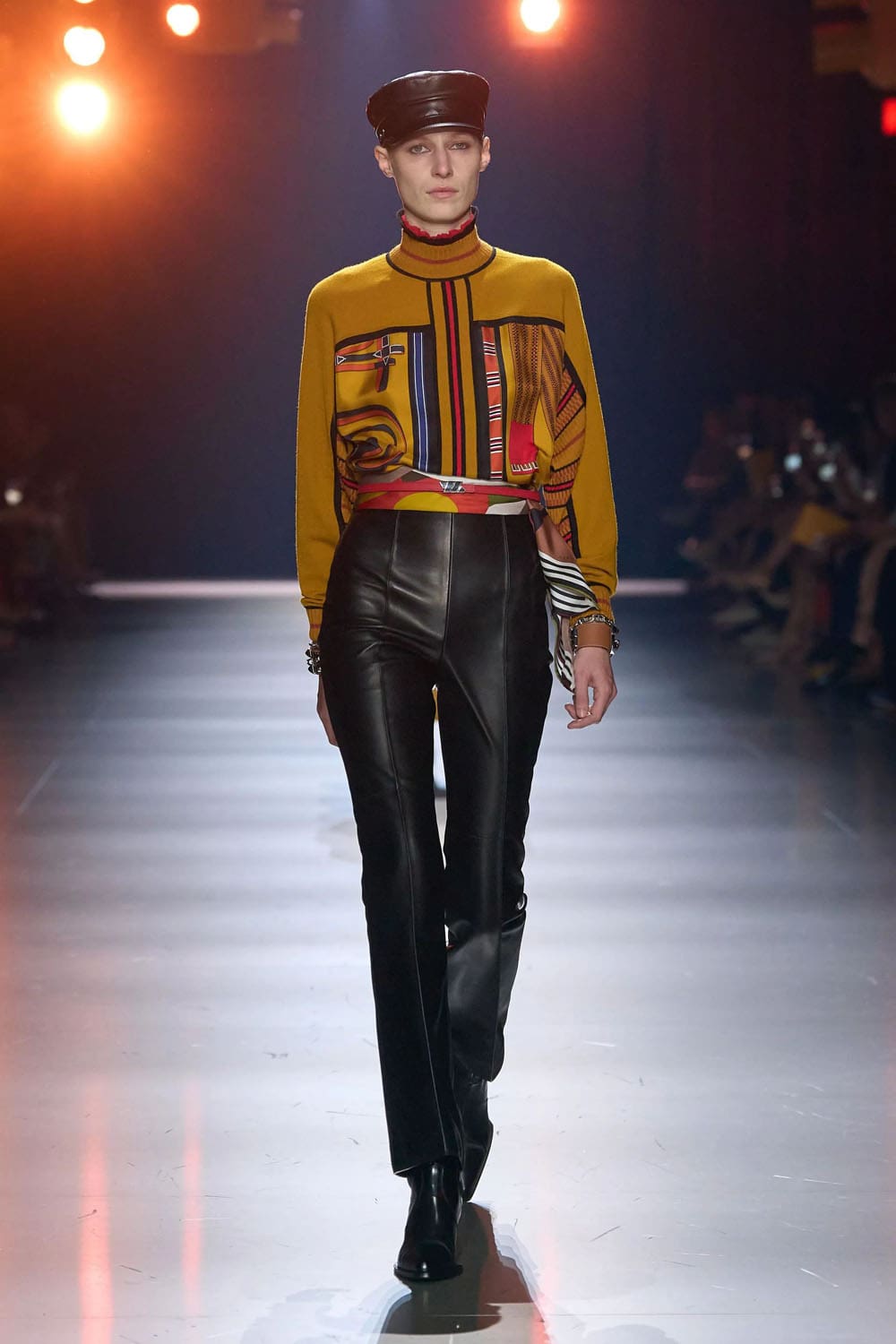 爱马仕 FW24 纽约 RUNWAY 杂志 (2)