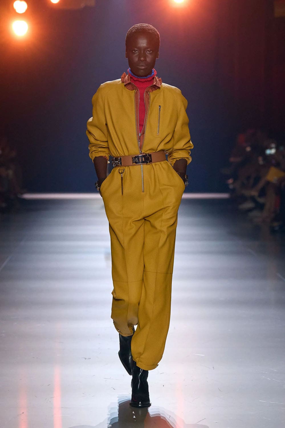 爱马仕 FW24 纽约 RUNWAY 杂志 (3)