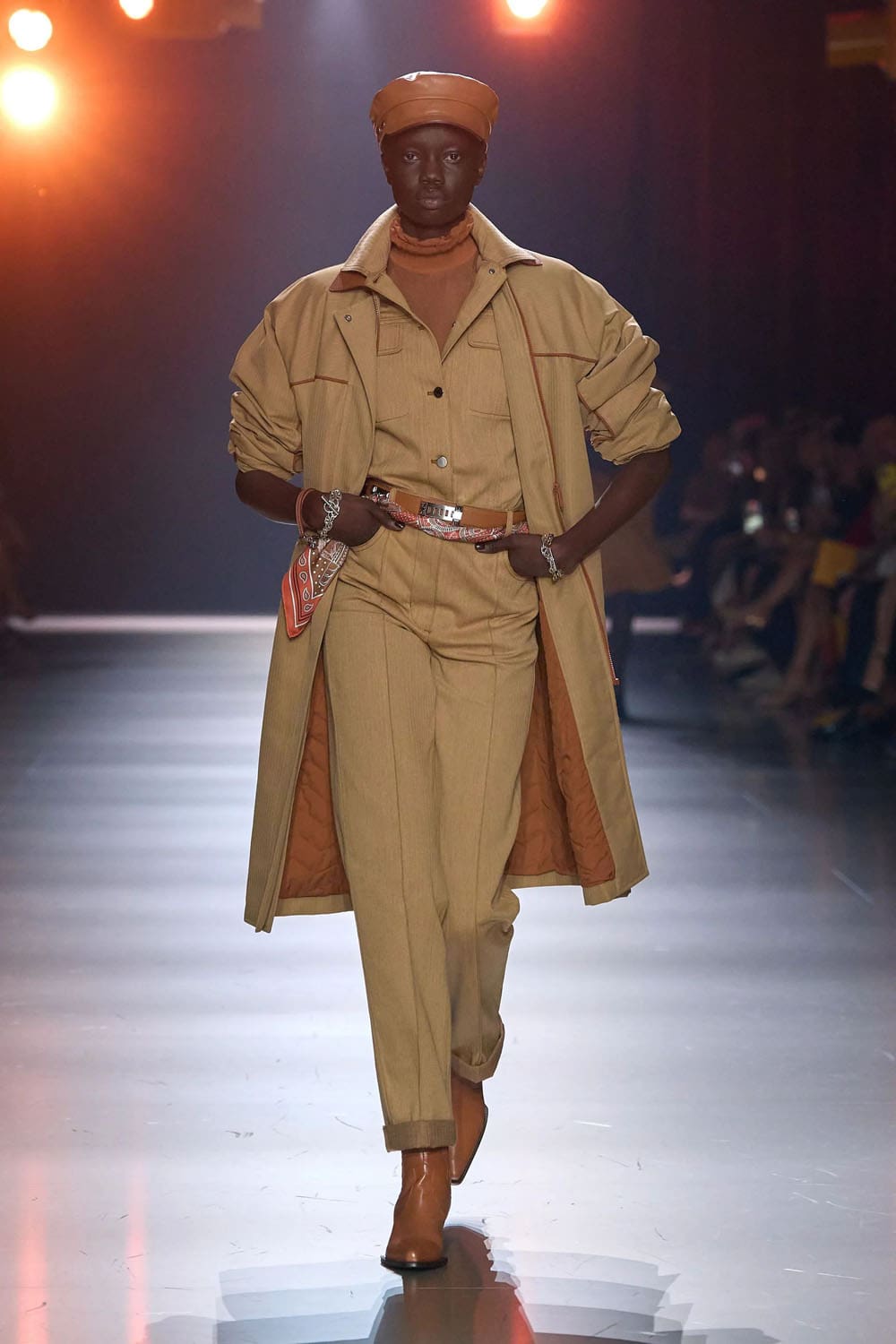 爱马仕 FW24 纽约 RUNWAY 杂志 (33)
