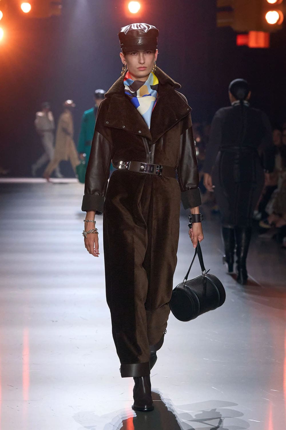 爱马仕 FW24 纽约 RUNWAY 杂志 (36)