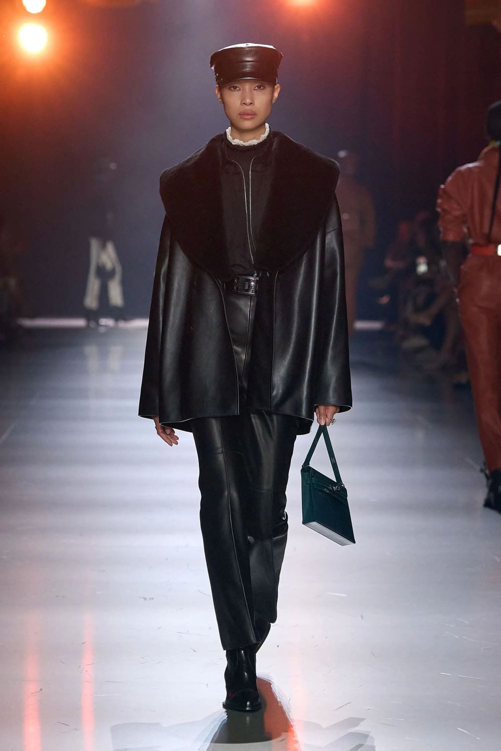 爱马仕 FW24 纽约 RUNWAY 杂志 (42)