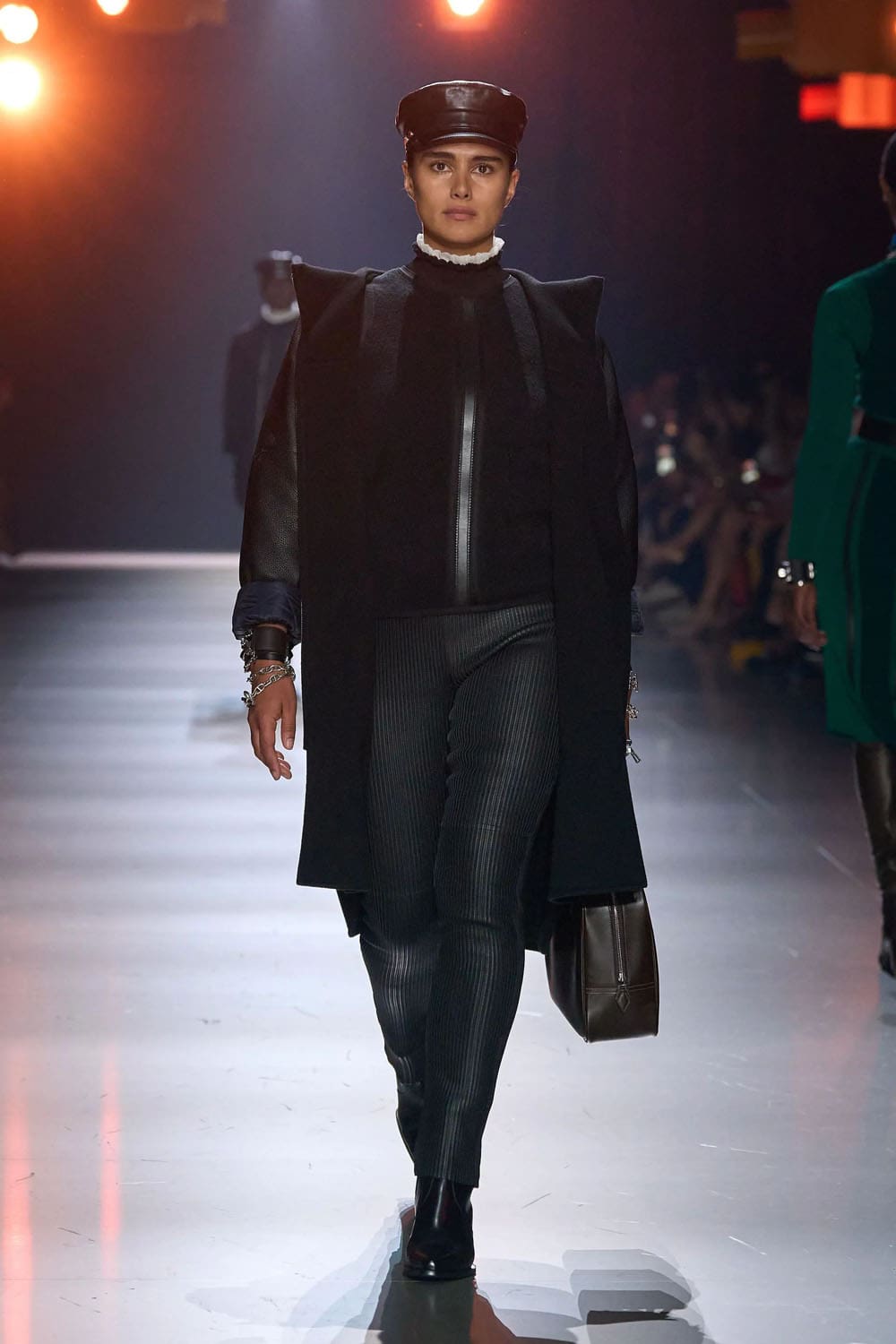 爱马仕 FW24 纽约 RUNWAY 杂志 (47)