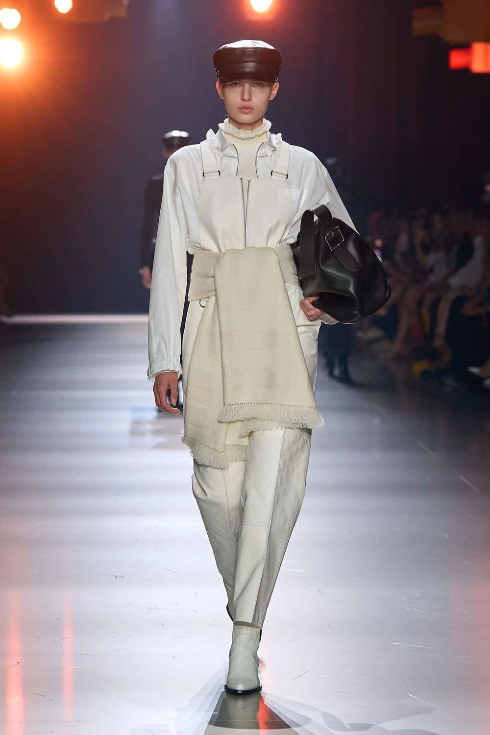 爱马仕 FW24 纽约 RUNWAY 杂志 (52)