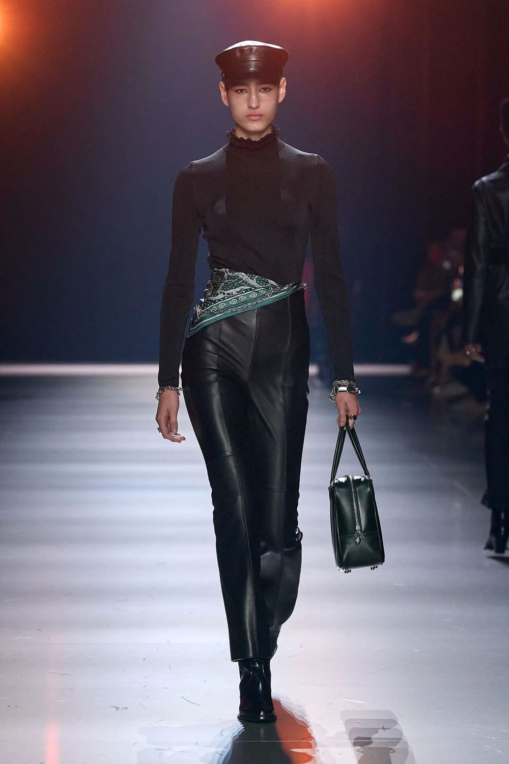 爱马仕 FW24 纽约 RUNWAY 杂志 (53)